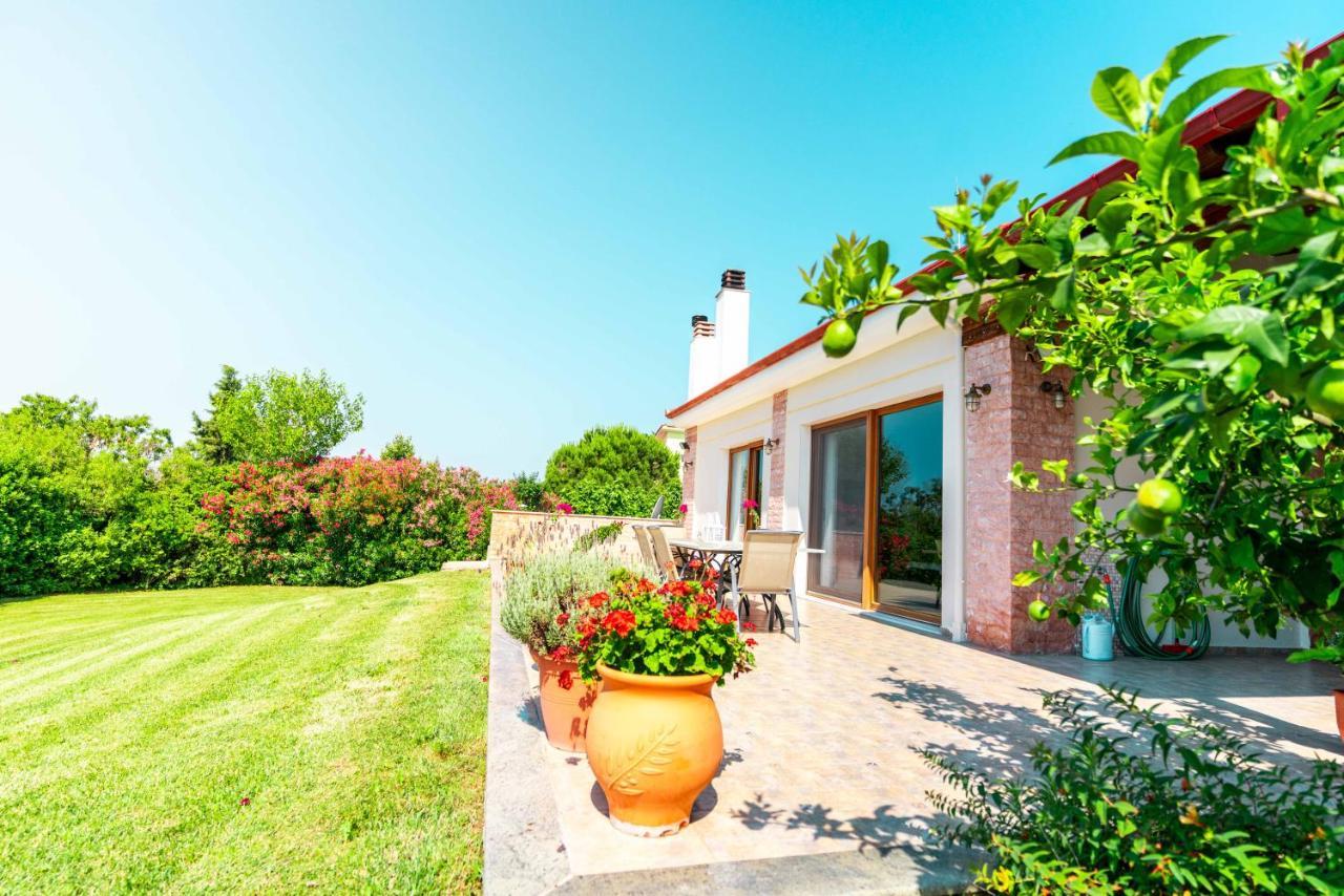 Villa Bougainvillea Epanomí Eksteriør bilde
